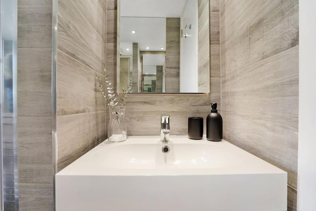 The Camden Suite Bright & Beautiful 2-Bed City Retreat London Eksteriør billede